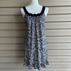 •New Directions• Sleeveless Paisley Pattern Nightgown - Size Small